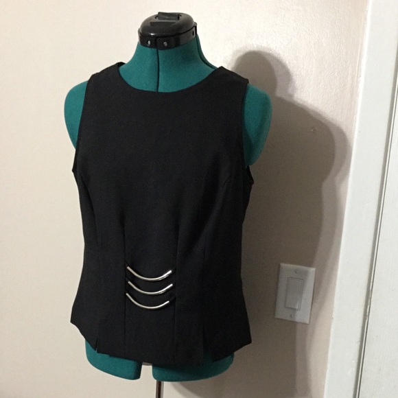 DBY Tops - DBY Black sleeveless top